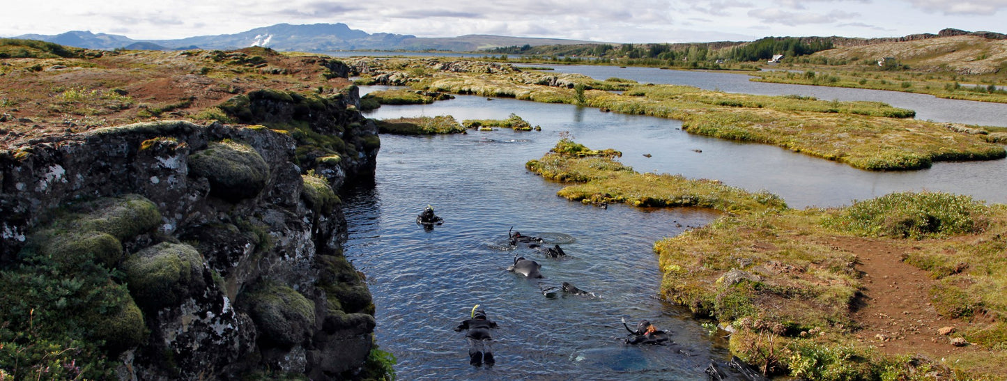 Small-Group Silfra Snorkeling Adventure for Families and Friends