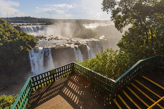 Exclusive Gran Meliá Iguazú Tour: Discover Iguassu Falls from Brazil, Explore the Bird Park and Embark on the Macuco Safari