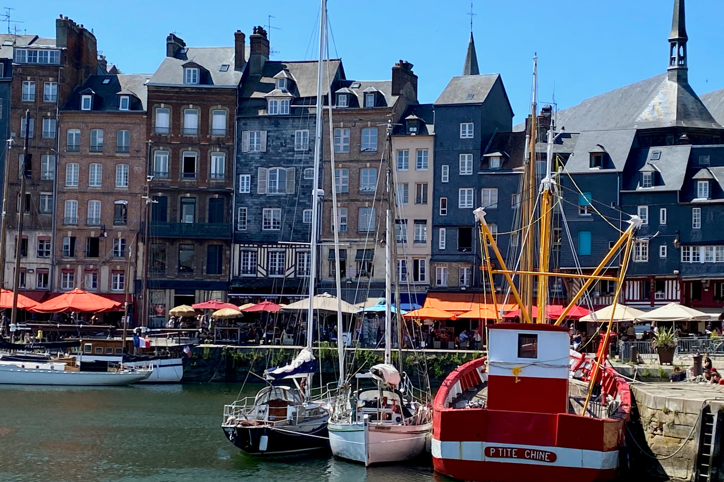 Luxurious 3-Day Minivan Tour: Discover D-Day Sites, Giverny, Honfleur, Rouen & Mont Saint-Michel