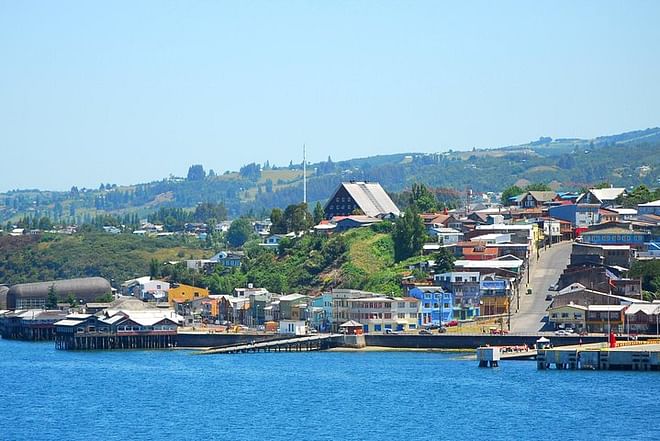 Deluxe Chiloe Island Experience: Full-Day Exploration of Castro and Dalcahue