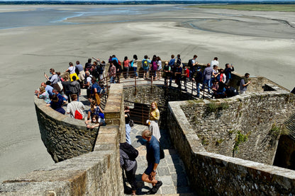 Luxurious 3-Day Minivan Tour: Discover D-Day Sites, Giverny, Honfleur, Rouen & Mont Saint-Michel