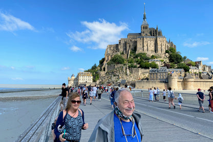 Luxurious 3-Day Minivan Tour: Discover D-Day Sites, Giverny, Honfleur, Rouen & Mont Saint-Michel