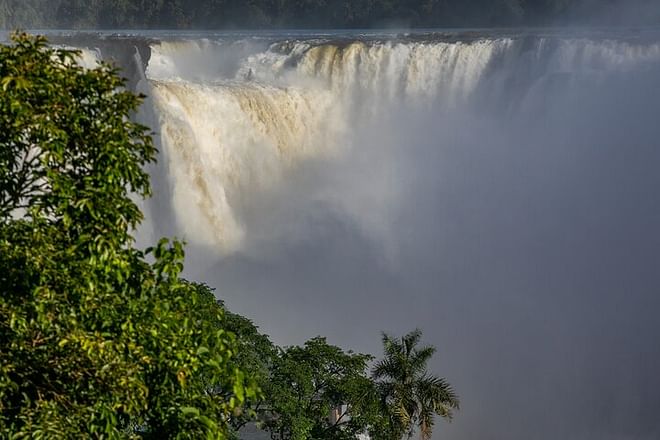 Round-Trip Airport Shuttle to IGU and Brazilian Side Iguassu Falls Tour