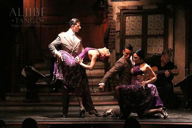 Semi-Private Transfer Included: Exclusive Early Tango Dinner Show Experience