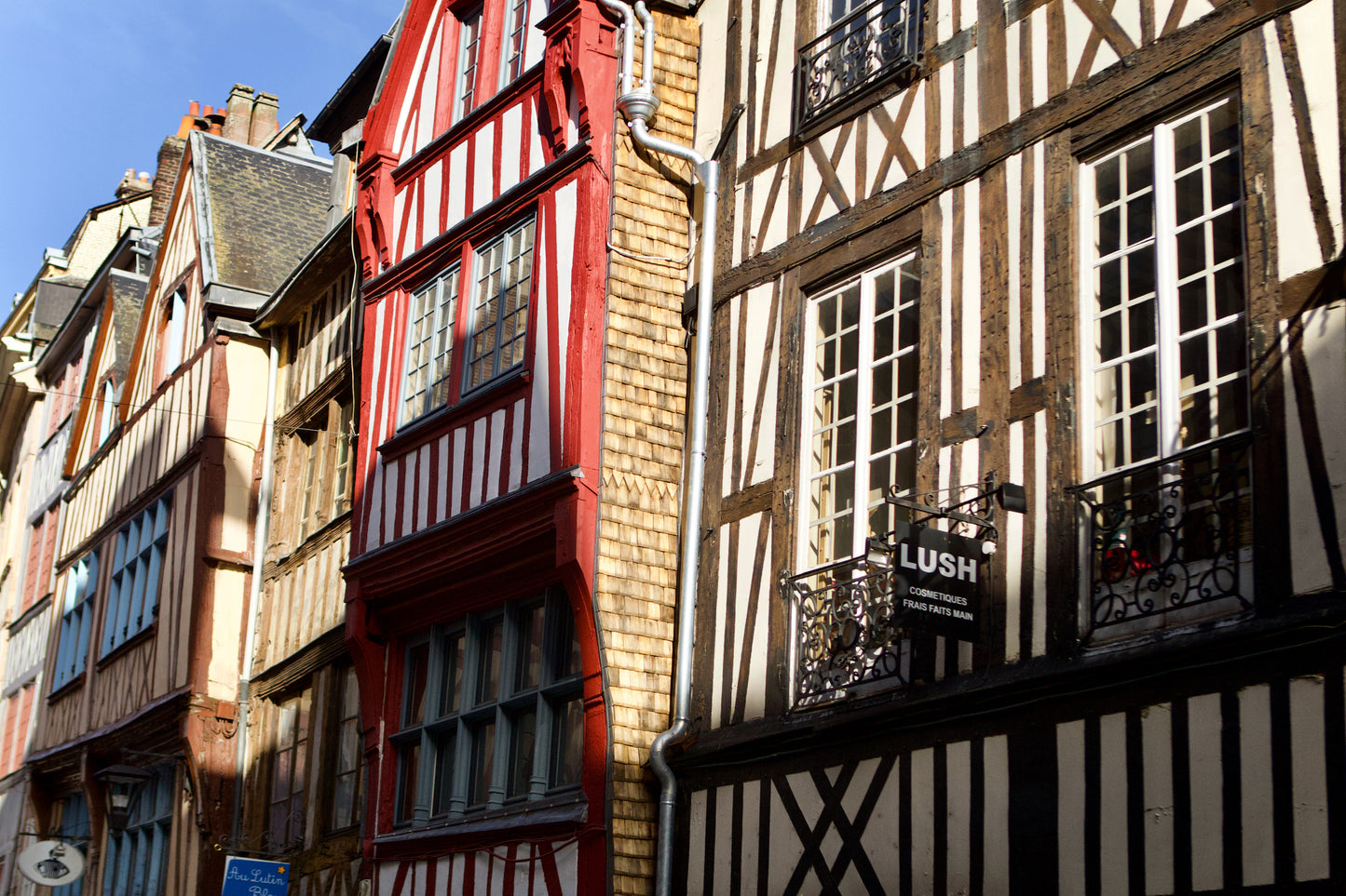 Luxurious 3-Day Minivan Tour: Discover D-Day Sites, Giverny, Honfleur, Rouen & Mont Saint-Michel