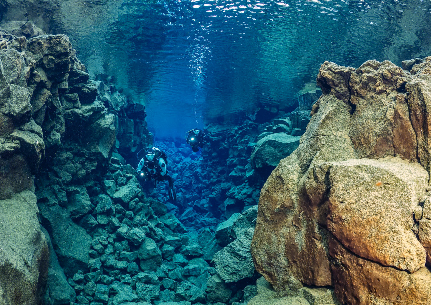 Exclusive Silfra and Davíðsgjá Diving Experience Combo