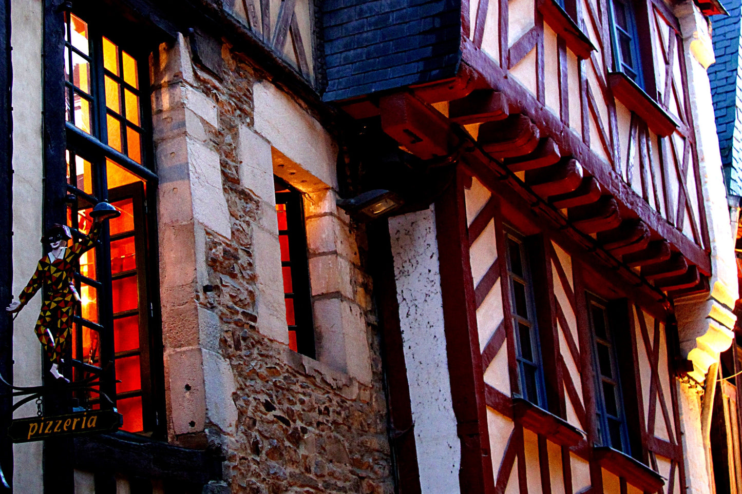 Luxurious 3-Day Minivan Tour: Discover D-Day Sites, Giverny, Honfleur, Rouen & Mont Saint-Michel