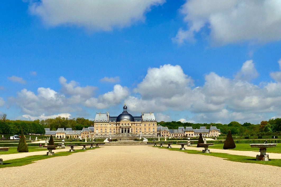 Private Vaux-le-Vicomte and Gardens Tour from Paris with Skip-the-Line Access and Minivan Transport