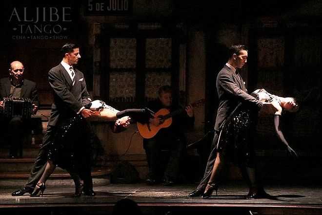 Semi-Private Transfer Included: Exclusive Early Tango Dinner Show Experience