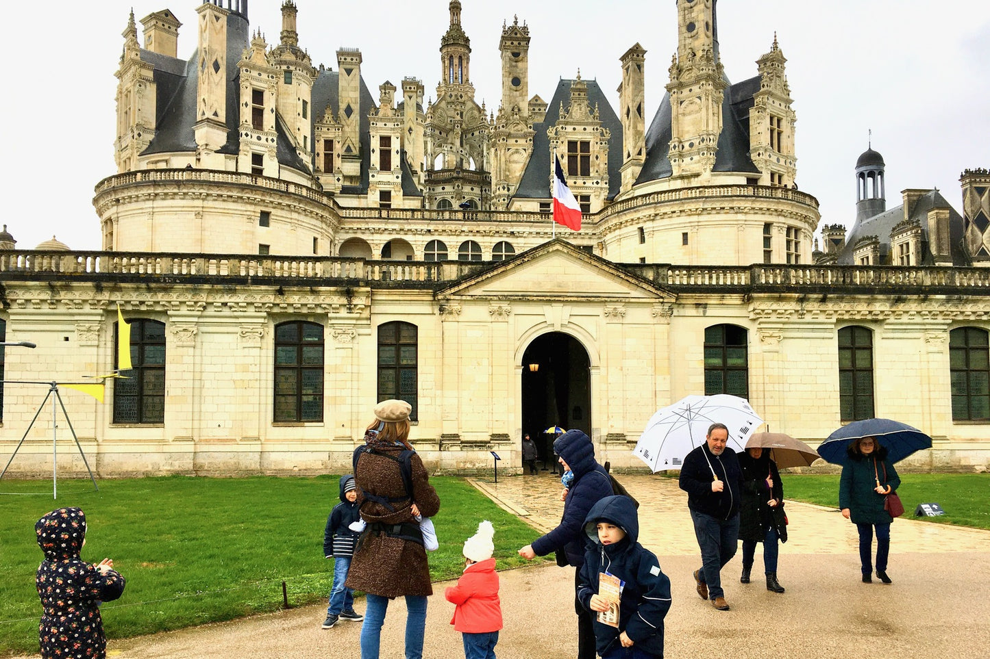 Discover Castles of Normandy, Brittany, and the Loire Valley: A 3-Day Minivan Adventure from Paris