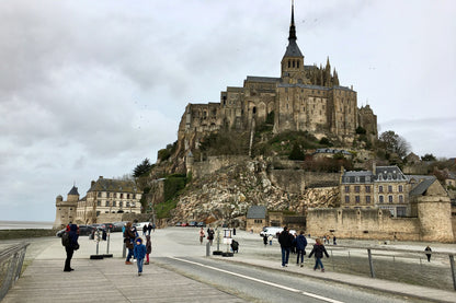 Discover Castles of Normandy, Brittany, and the Loire Valley: A 3-Day Minivan Adventure from Paris