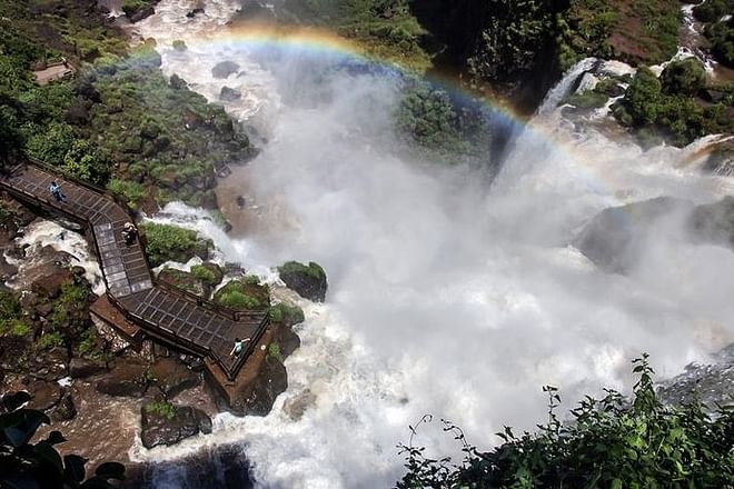 Escape to Iguassu Falls: 4-Day Private Tour Package with 3-Star Accommodation