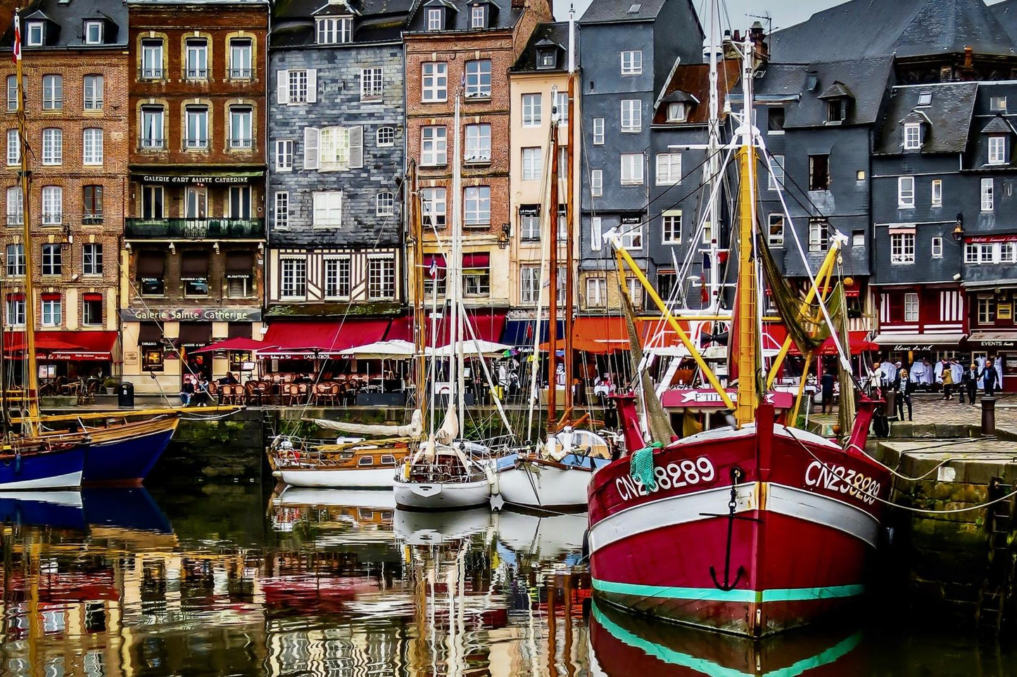 Luxurious 3-Day Minivan Tour: Discover D-Day Sites, Giverny, Honfleur, Rouen & Mont Saint-Michel