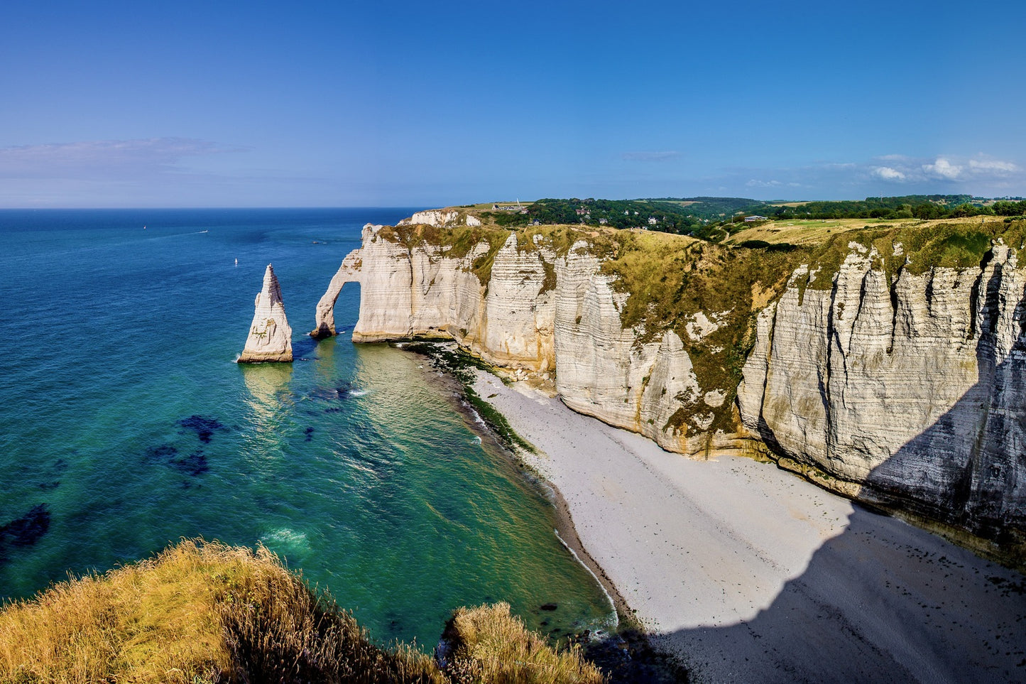 Discover Castles of Normandy, Brittany, and the Loire Valley: A 3-Day Minivan Adventure from Paris