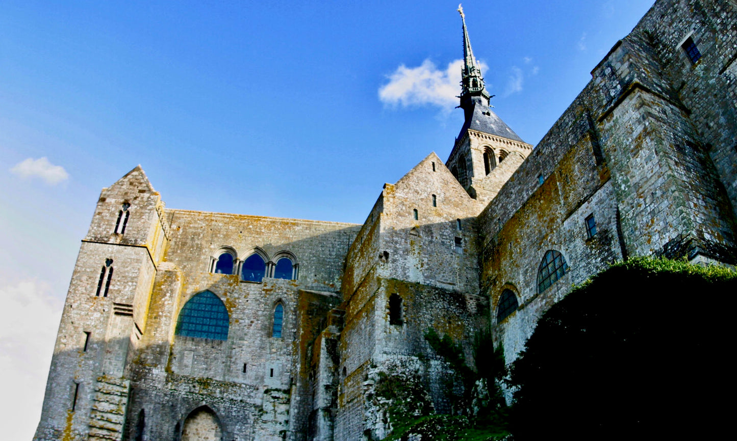 Luxurious 3-Day Minivan Tour: Discover D-Day Sites, Giverny, Honfleur, Rouen & Mont Saint-Michel