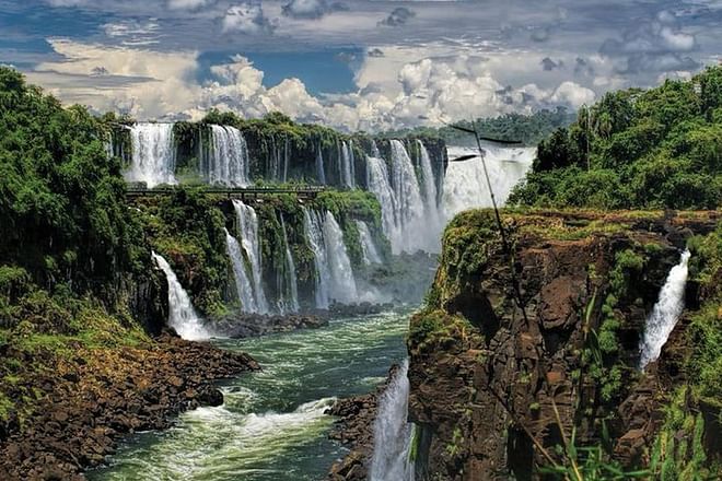 Exclusive Gran Meliá Iguazú Tour: Discover Iguassu Falls from Brazil, Explore the Bird Park and Embark on the Macuco Safari