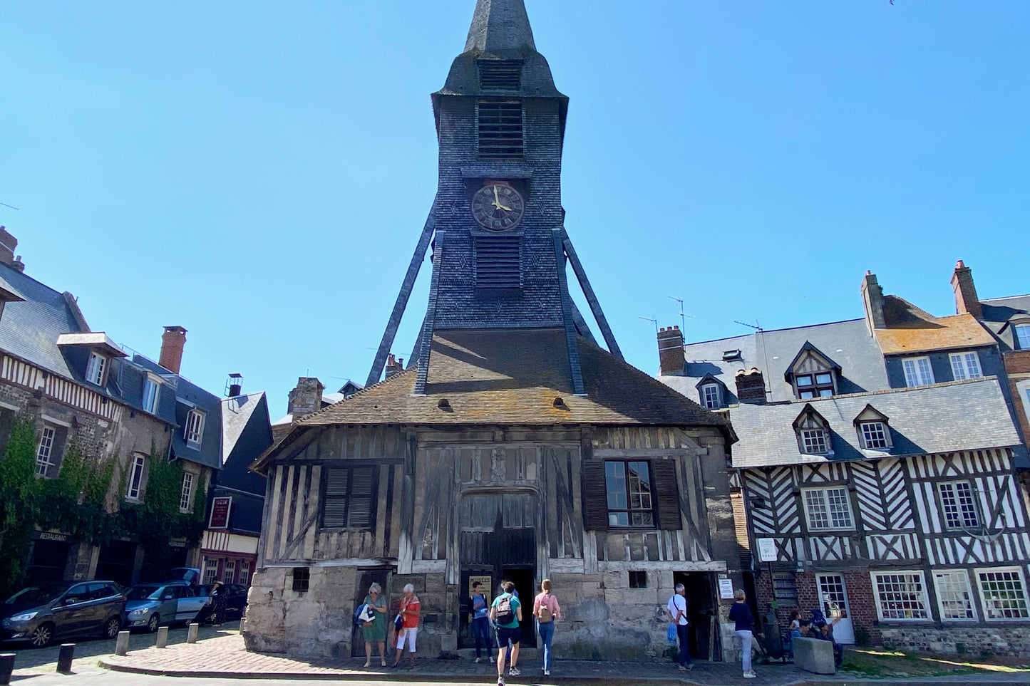 Luxurious 3-Day Minivan Tour: Discover D-Day Sites, Giverny, Honfleur, Rouen & Mont Saint-Michel