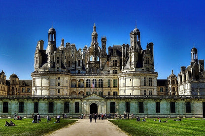 Discover Castles of Normandy, Brittany, and the Loire Valley: A 3-Day Minivan Adventure from Paris