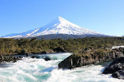 Full-Day Deluxe Osorno Volcano and Petrohue Waterfalls Tour from Puerto Varas