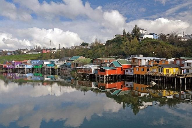 Deluxe Chiloe Island Experience: Full-Day Exploration of Castro and Dalcahue