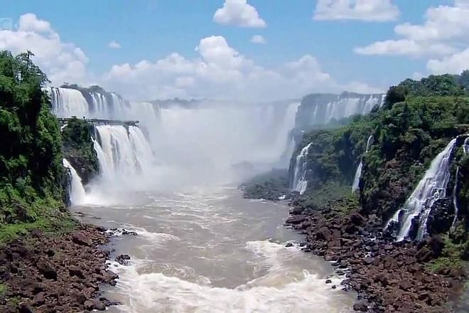 Escape to Iguassu Falls: 4-Day Private Tour Package with 3-Star Accommodation