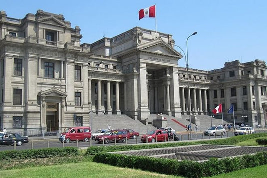 Lima's Historical Palaces and Buildings: Exclusive Small-Group Tour