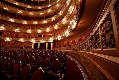 Skip-the-Line Teatro Colón Access with Buenos Aires Palaces Tour