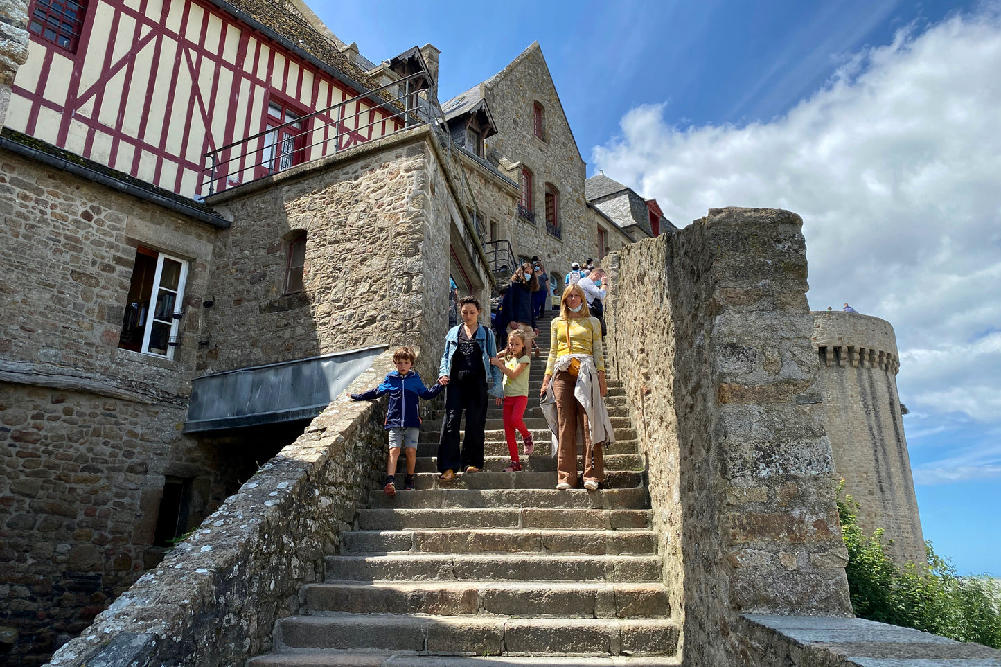 Ultimate 3-Day Tour: D-Day Sites in Normandy, Mont Saint-Michel, Honfleur, Rouen & Loire Valley Châteaux